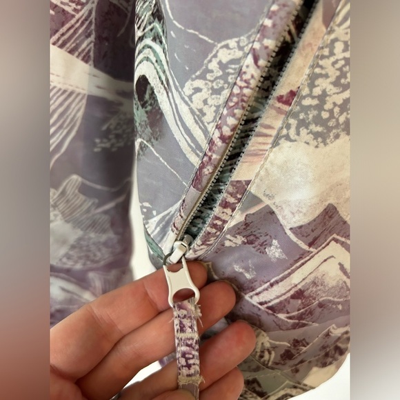 Roxy Snowboard Jacket​ - Picture 5 of 15